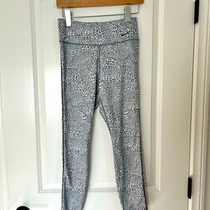 Nike Dryfit high waisted leggings size M